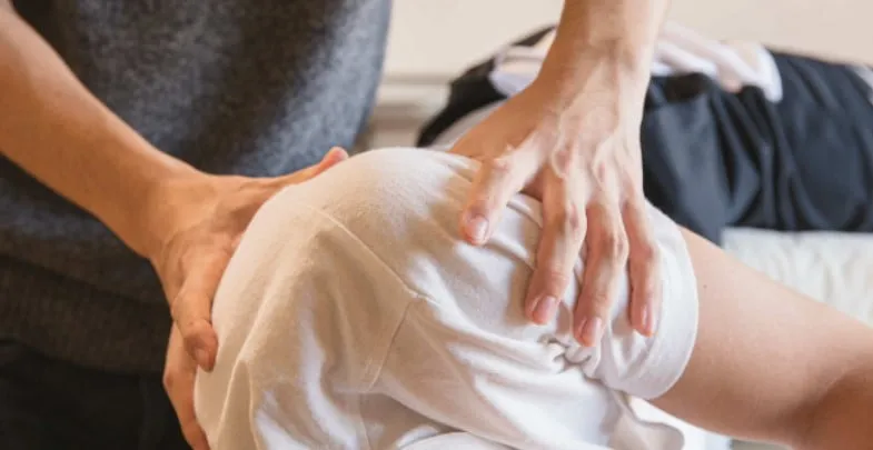 Frozen Shoulder or Rotator Cuff Tear? How to Tell the Difference